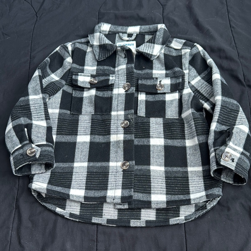 Old Navy Black and White Checkered Button Down Shirt